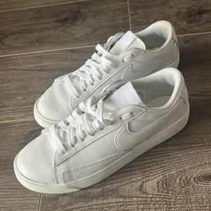 Size 6, Nike Court Royales